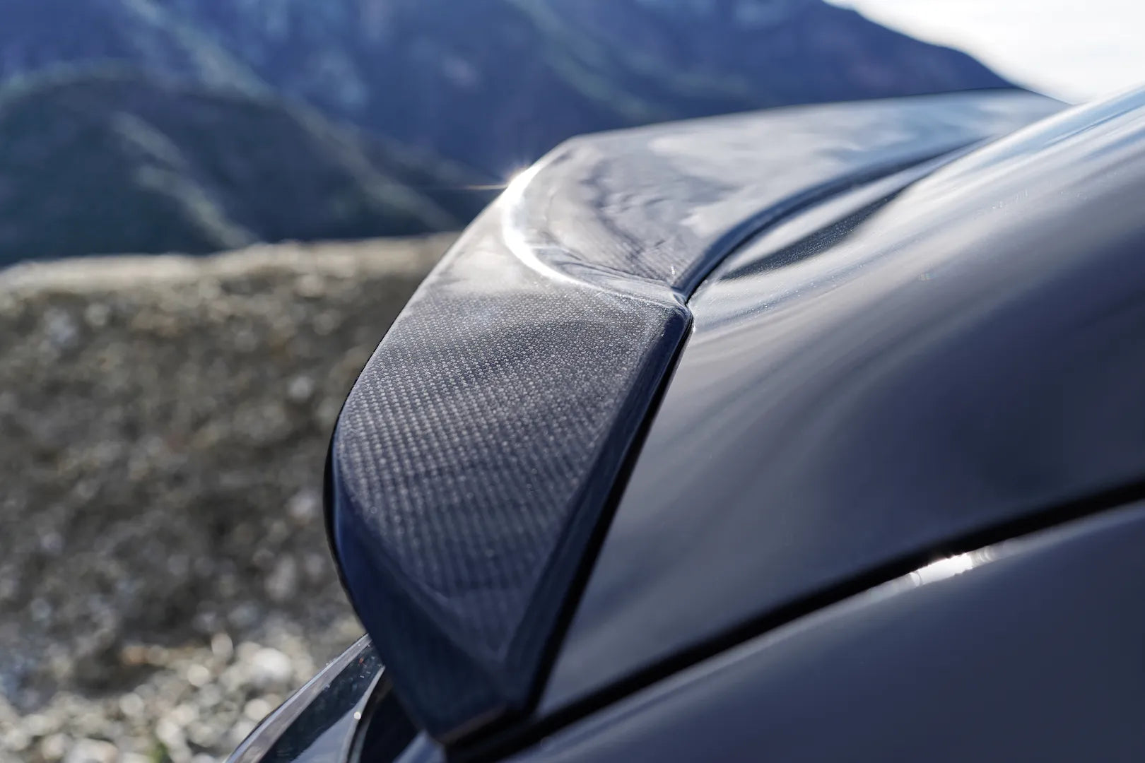 Glossy Carbon Fiber V-Style Spoiler