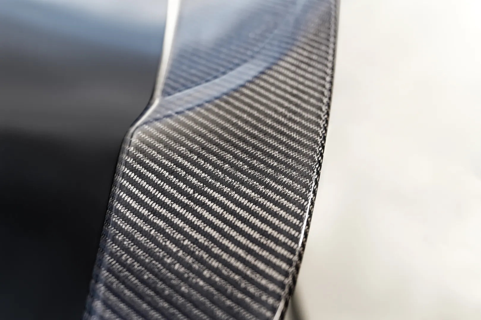 Glossy Carbon Fiber V-Style Spoiler